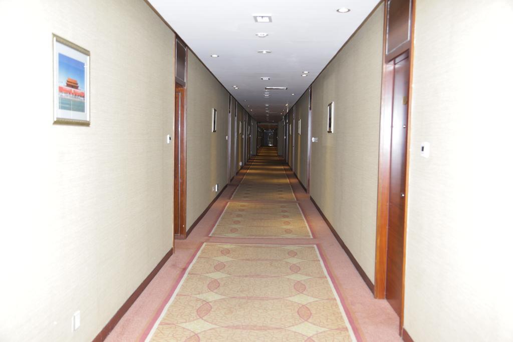 Soluxe Hotel Almaty Extérieur photo