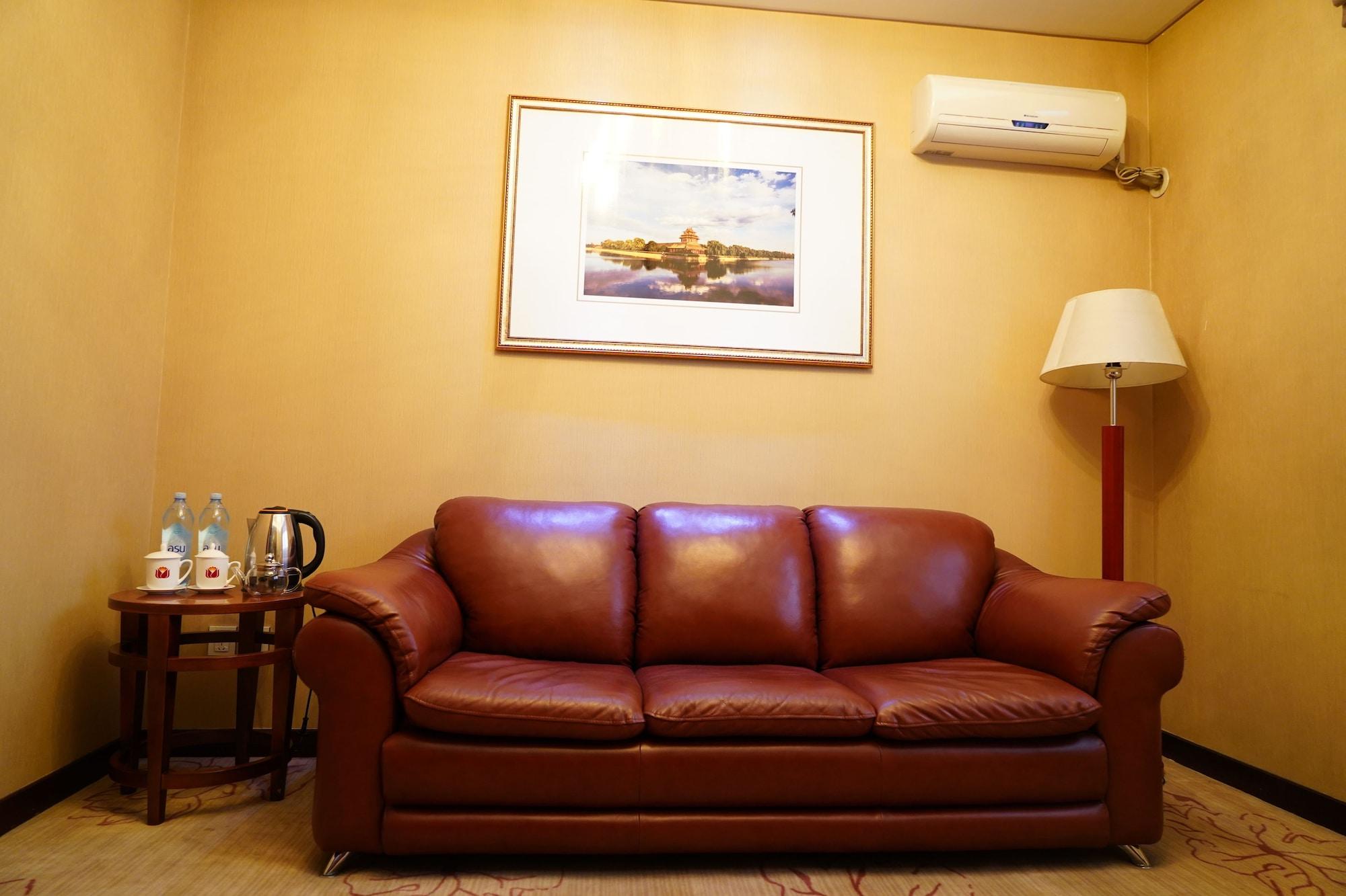 Soluxe Hotel Almaty Extérieur photo