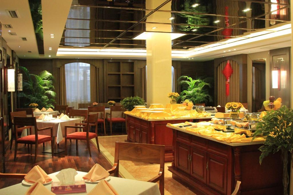 Soluxe Hotel Almaty Extérieur photo
