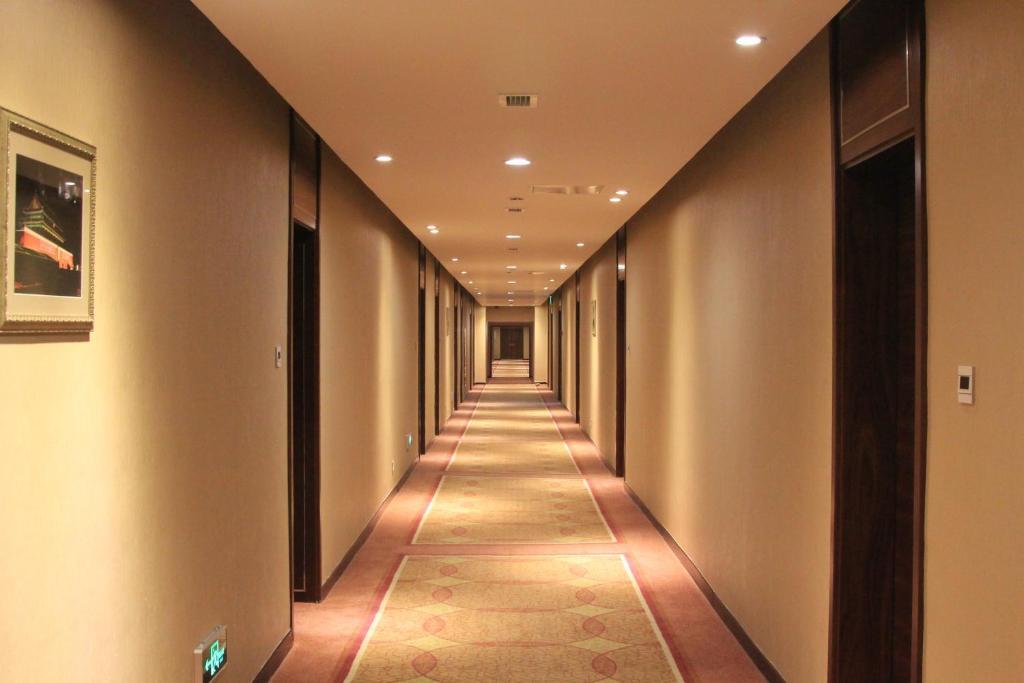 Soluxe Hotel Almaty Extérieur photo