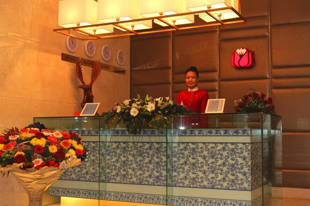 Soluxe Hotel Almaty Extérieur photo