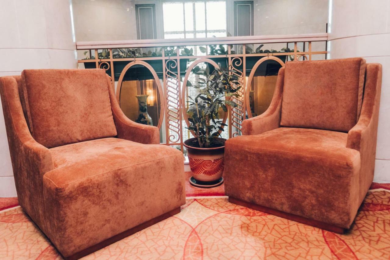 Soluxe Hotel Almaty Extérieur photo
